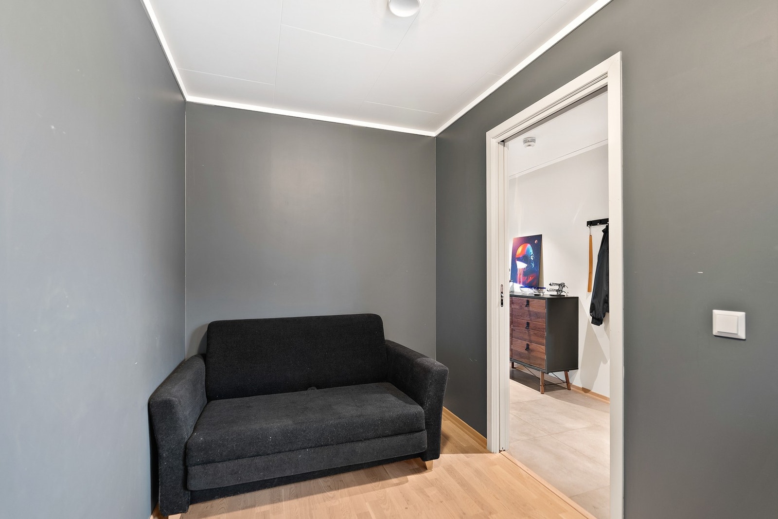 Skyvedør ut mot gangen. Galleribilde