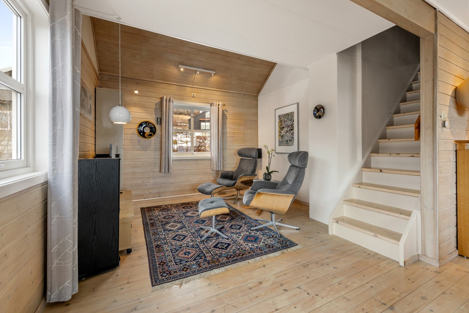 Innerste del er innredet som TV-krok. Galleribilde