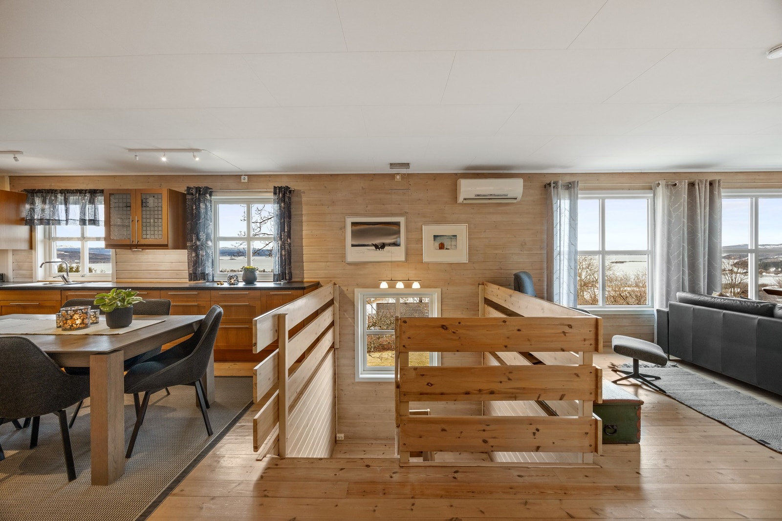 Oppvarming fra vedfyring, elektrisitet og varmepumpe. Galleribilde