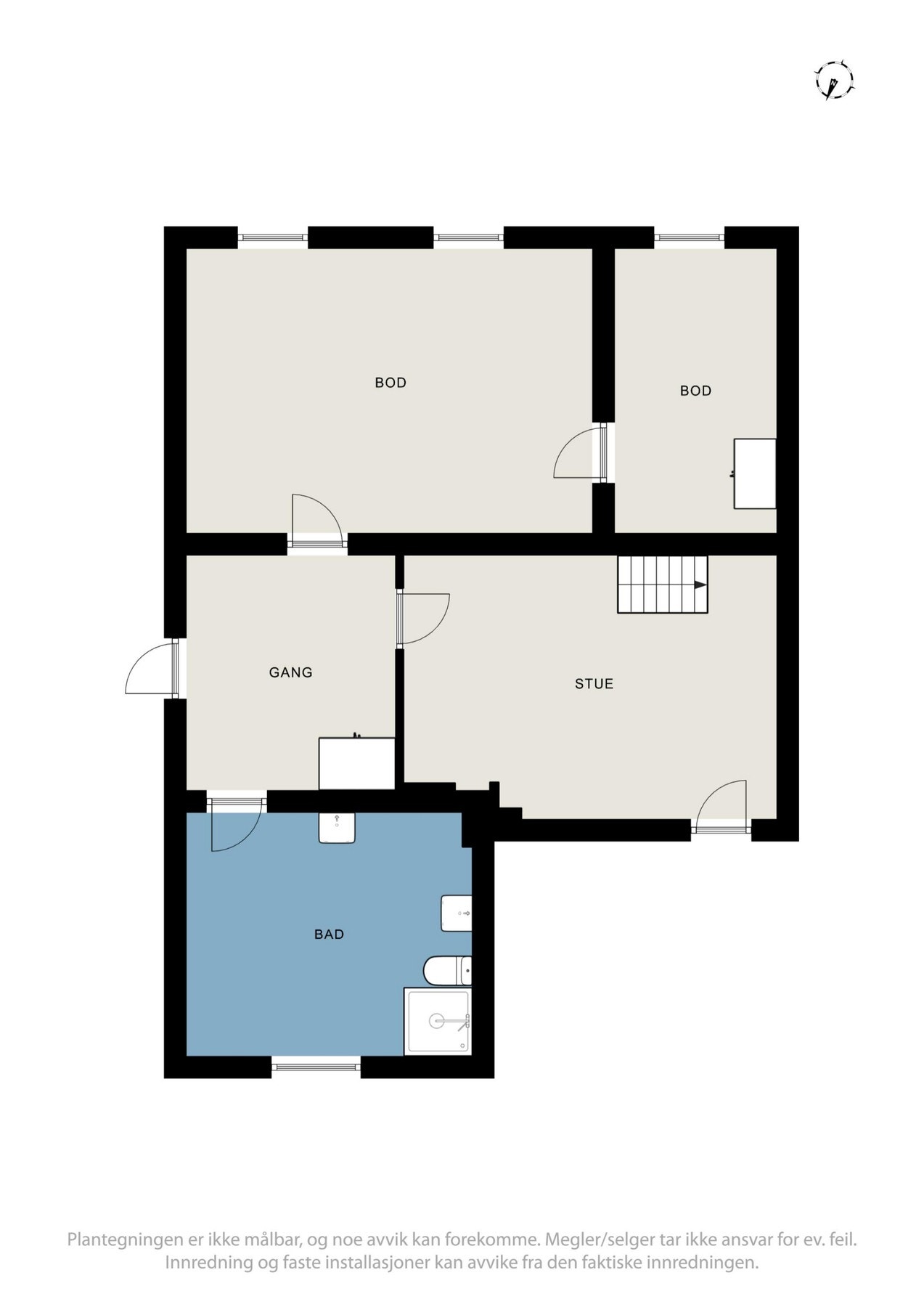 Underetasjen er innredet med kjellerstue, bad/vaskerom, boder og flere disponible rom. Galleribilde