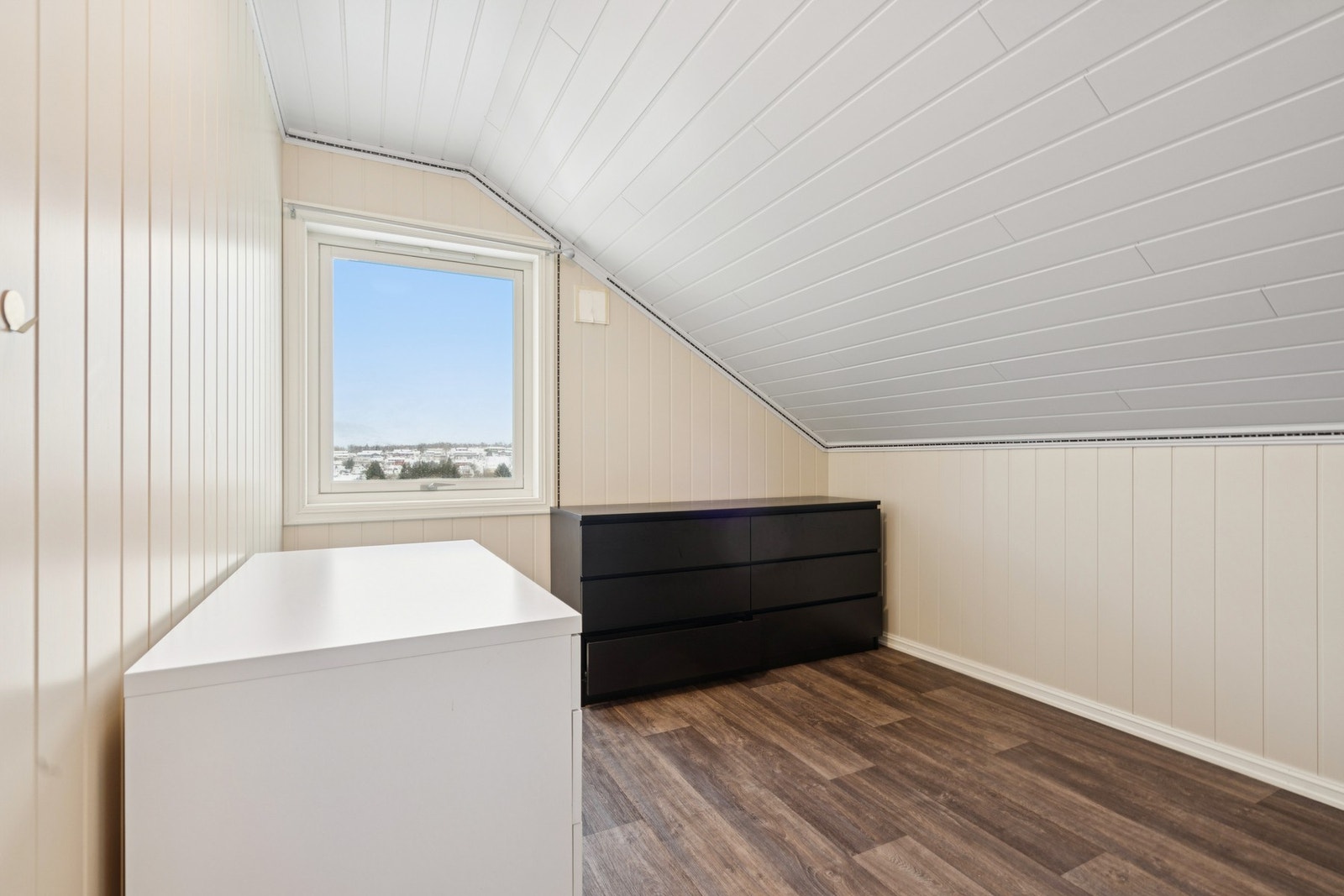 Et mindre rom som egner seg godt som barnerom, kontor eller gjesterom. Galleribilde