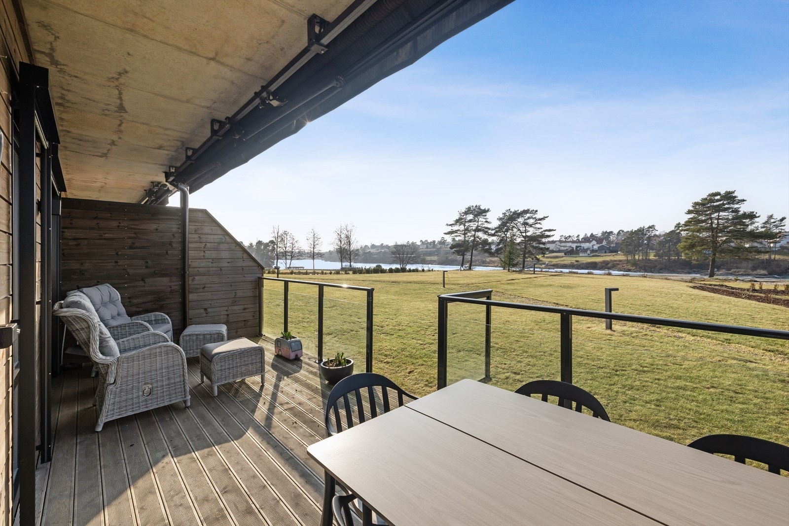 Vestvendt terrasse Galleribilde
