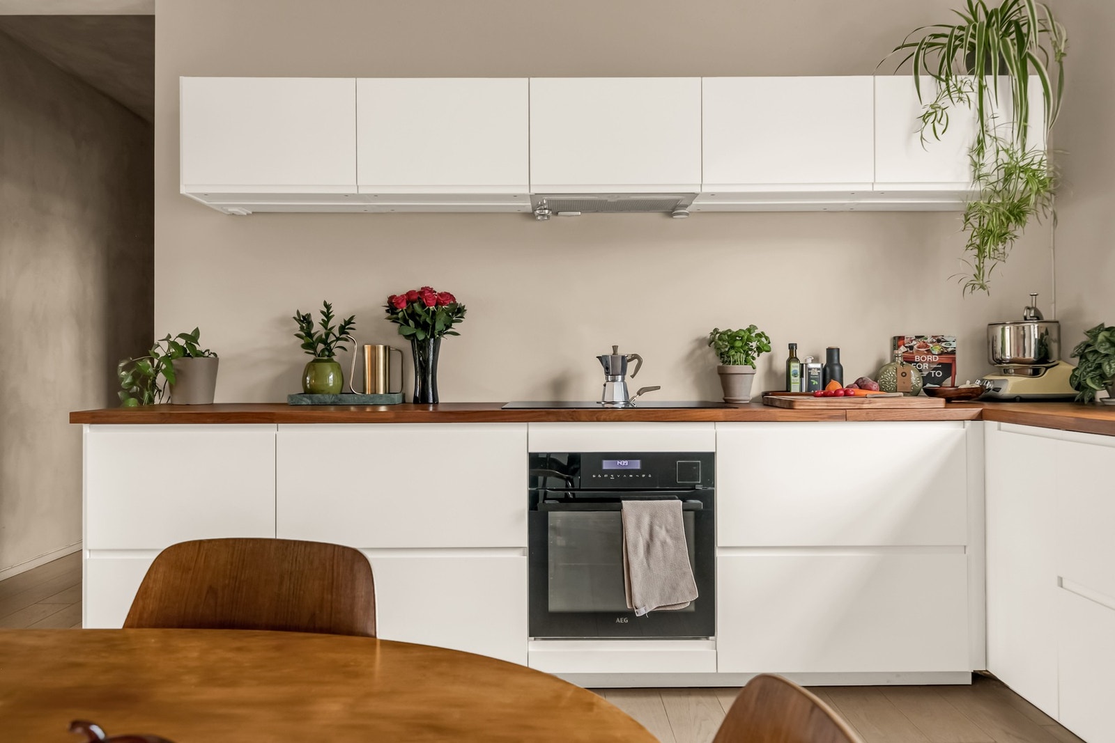 Innredningen på det lekre kjøkkenet er levert av Ikea. Galleribilde