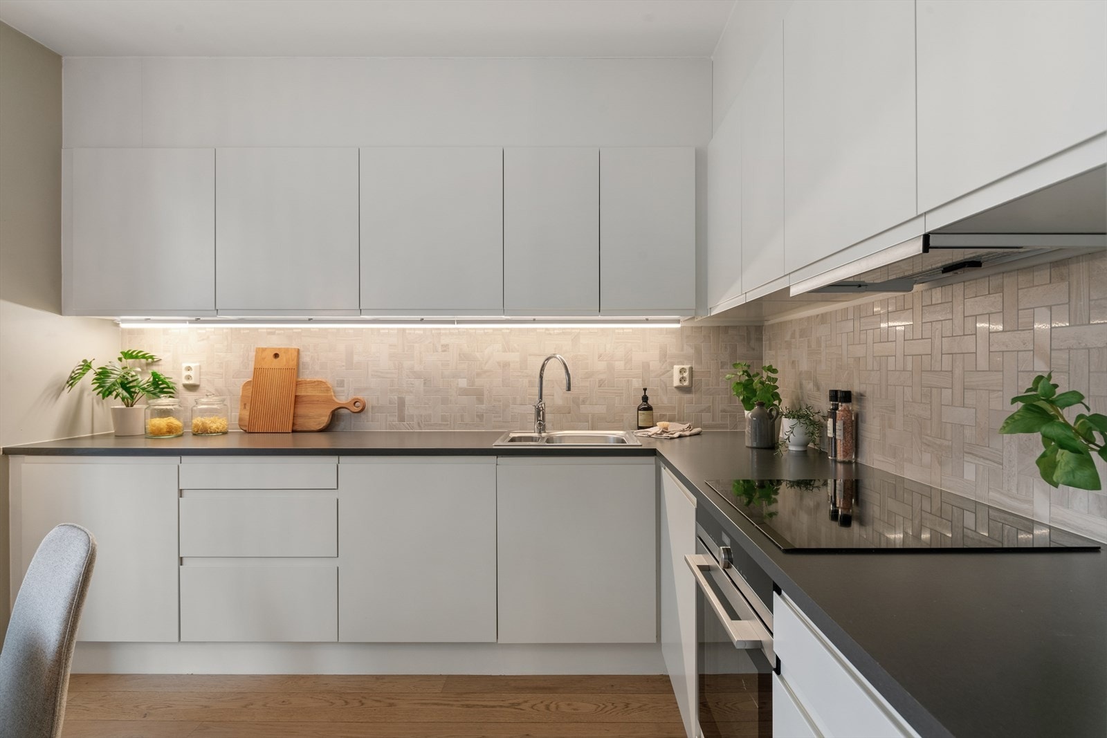 Godt med skap og benkeplass Galleribilde