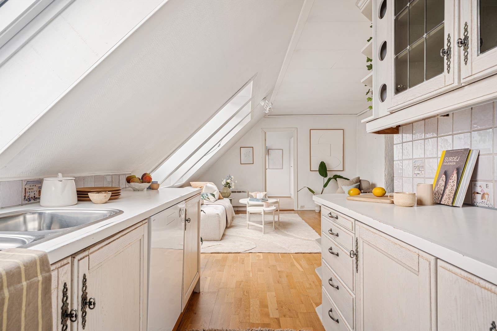 God logistikk mellom kjøkken og stue. Galleribilde