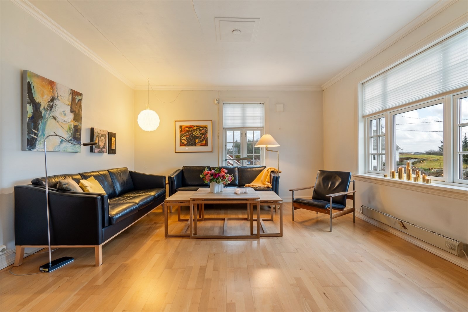 Lys fin stue Galleribilde