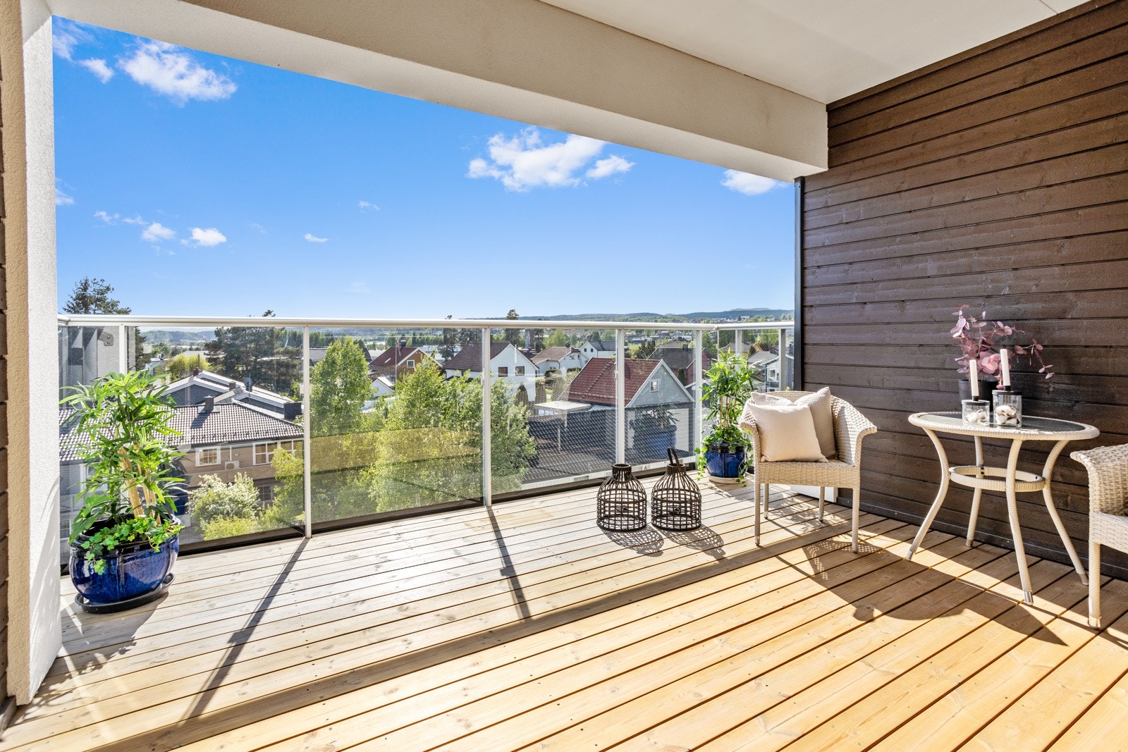 Velkommen til Ringveien 25B - leilighet med flott intern beliggenhet i fjerde etasje. Galleribilde