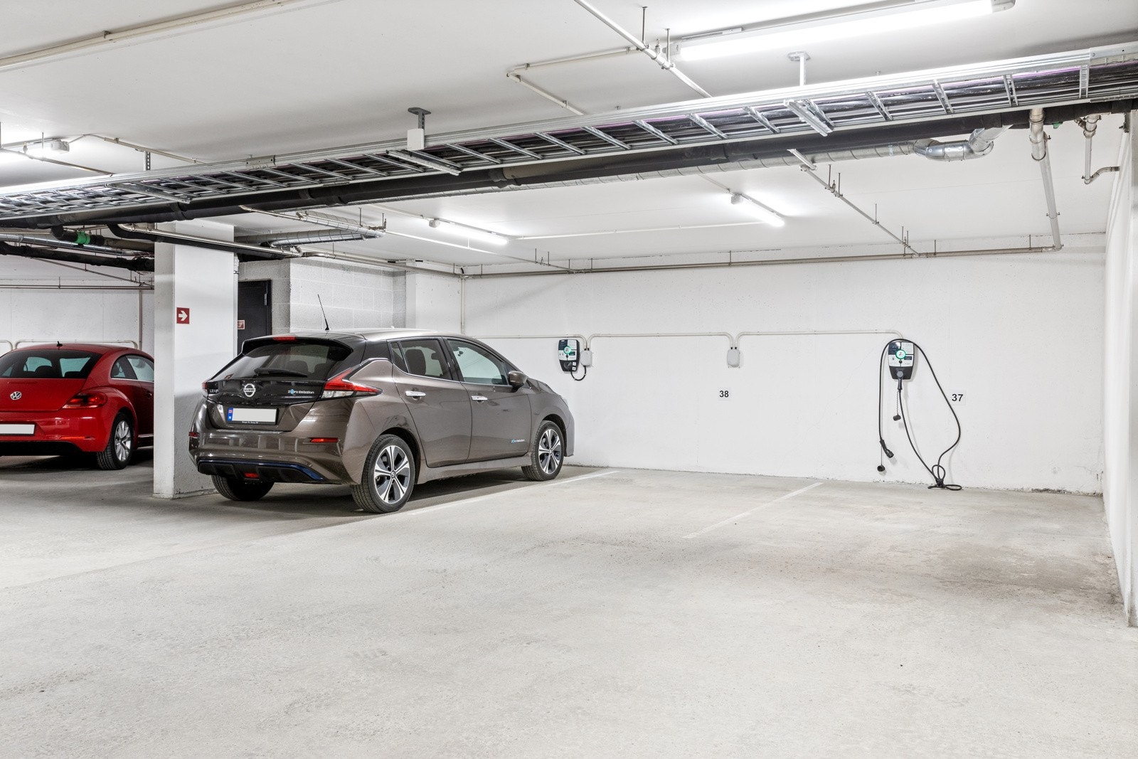 Parkeringsplass i kjeller. Her er det rett og plikt å leie. Galleribilde