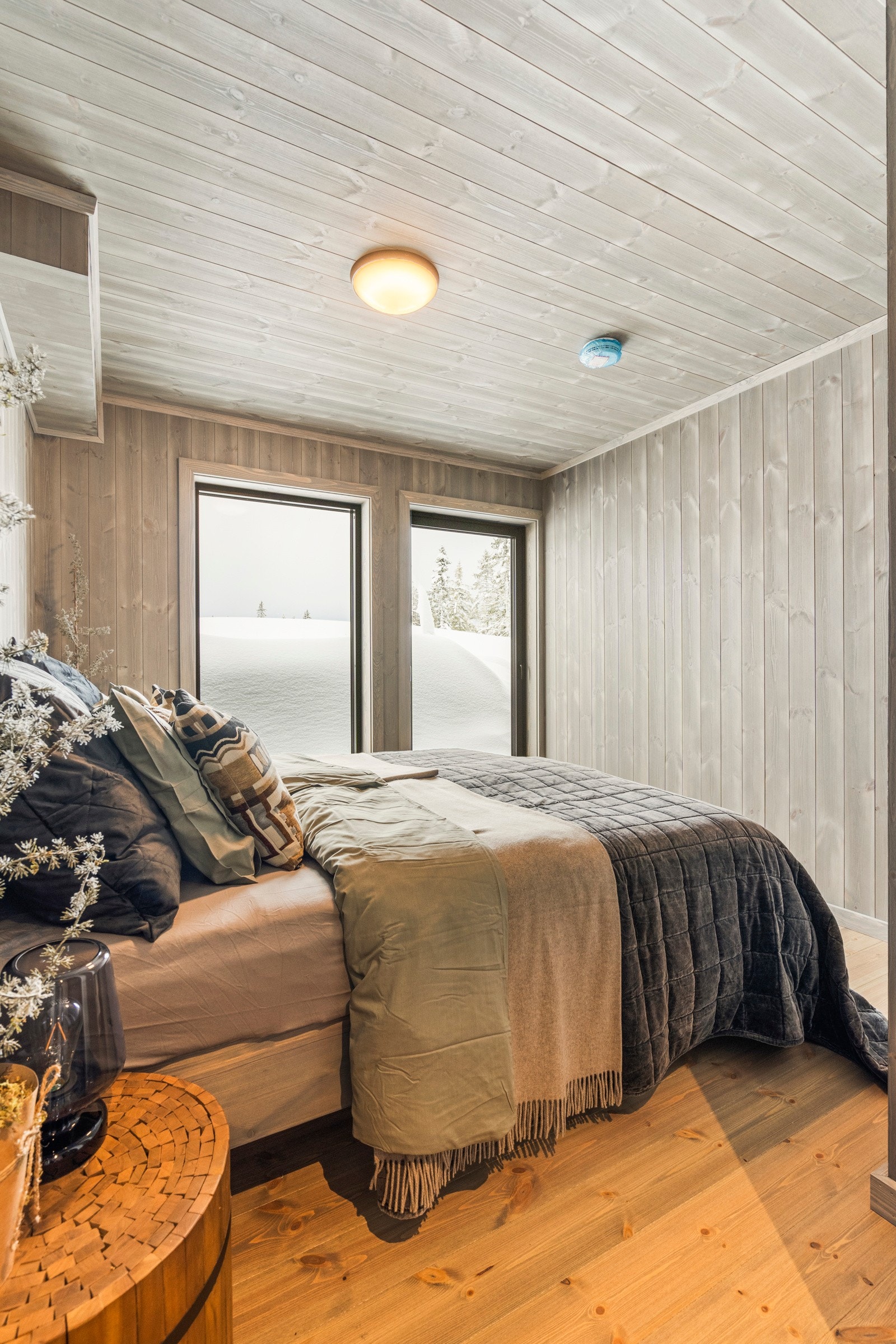 Alle rommene har gode vindusoverflater som skaper en behagelig atmosfære. Galleribilde