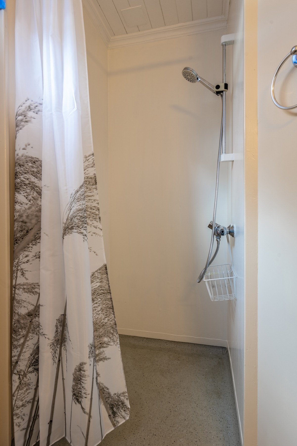 LEILIGHET 1: Bad Galleribilde