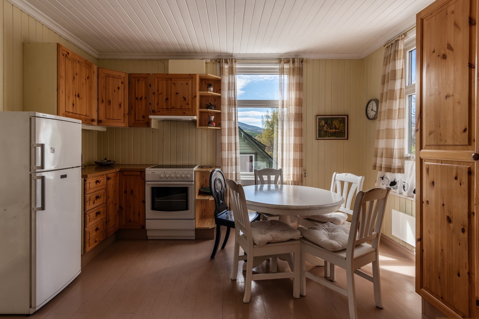 LEILIGHET 2: Kjøkken Galleribilde