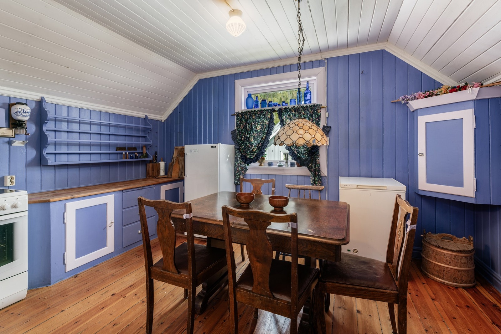 LEILIGHET 3: Kjøkken Galleribilde