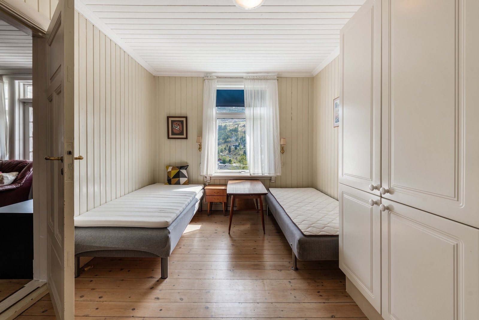 LEILIGHET 2: Soverom II. Galleribilde