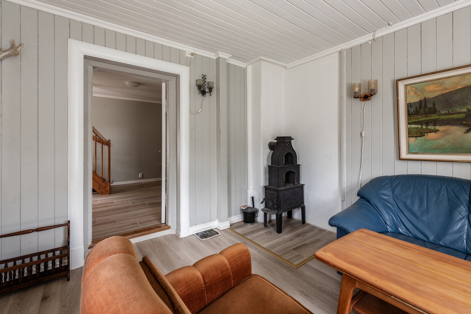 LEILIGHET 4: Stue i leilighetens underetasje Galleribilde