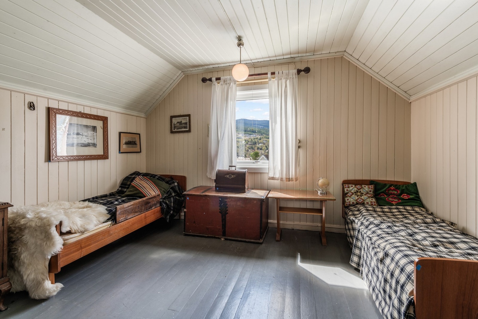 LEILIGHET 3: Soverom Galleribilde