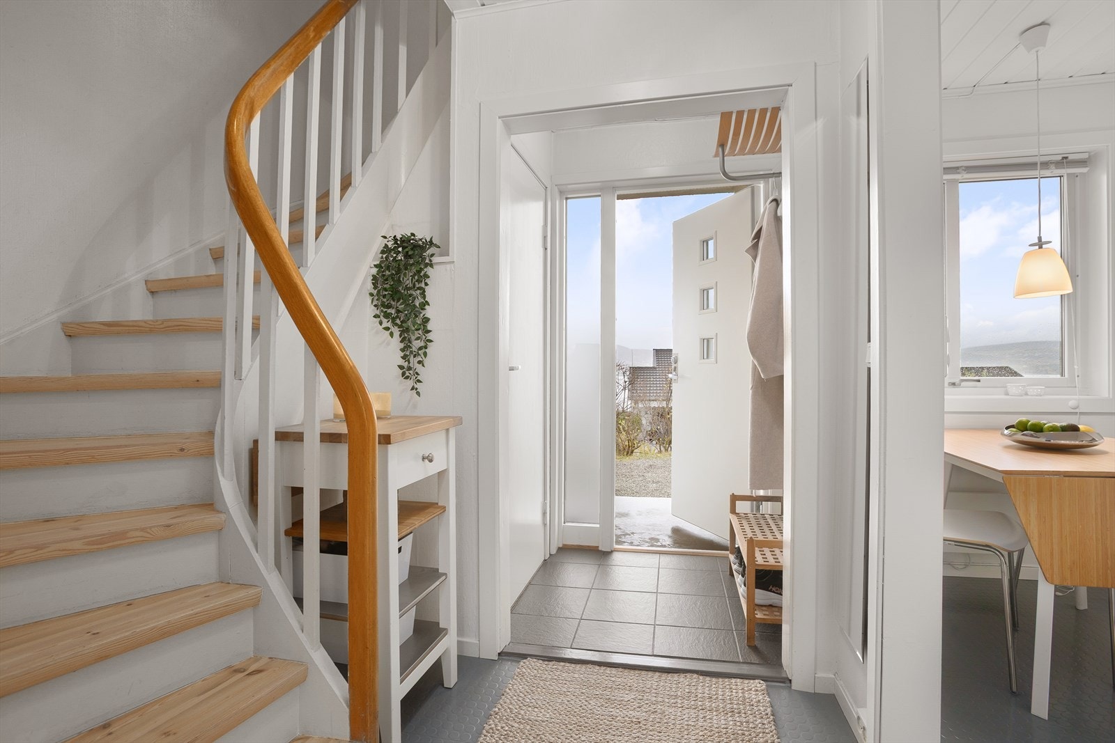 Flislagt entré Galleribilde