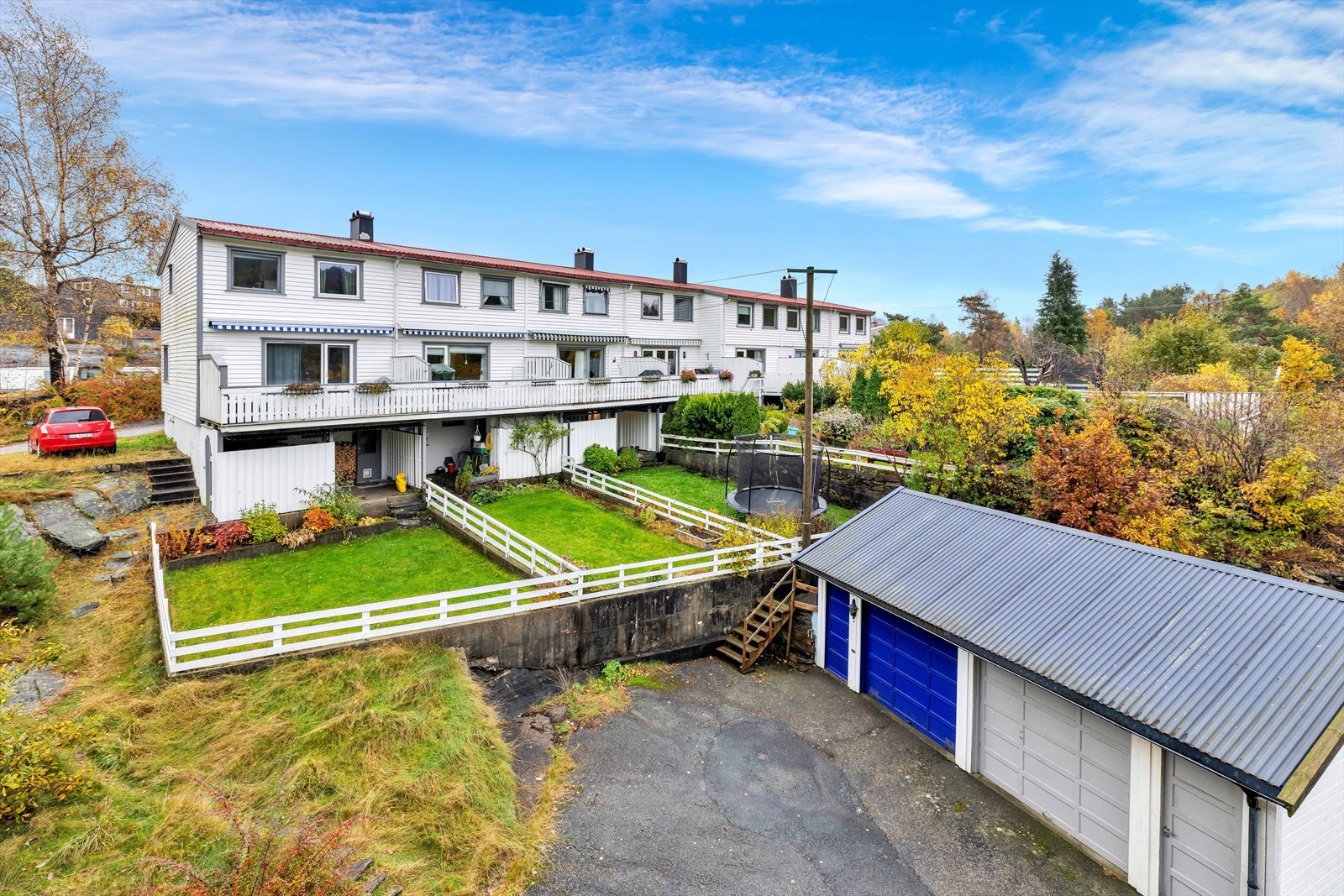 Boligen ligger i et rolig og etablert nabolag. Galleribilde