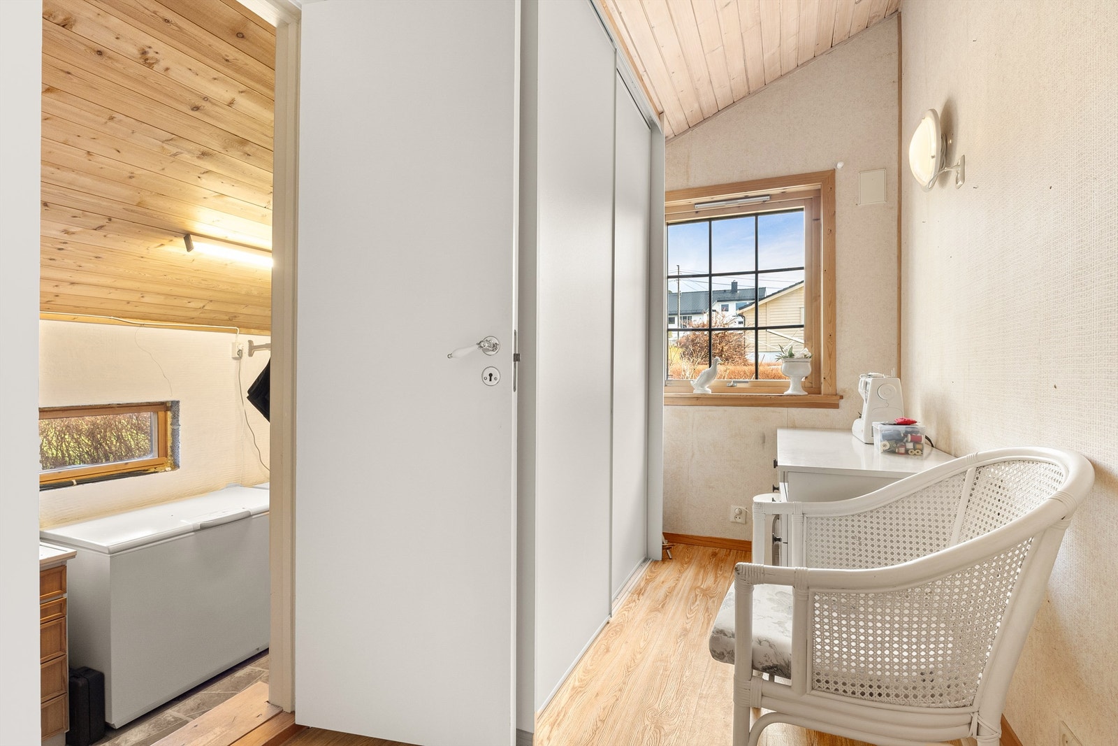 Boder med tilkomst fra boligen og hagen. Galleribilde