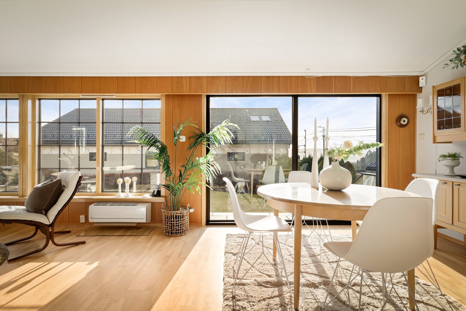 Energieffektiv varmepumpe i stue. Galleribilde