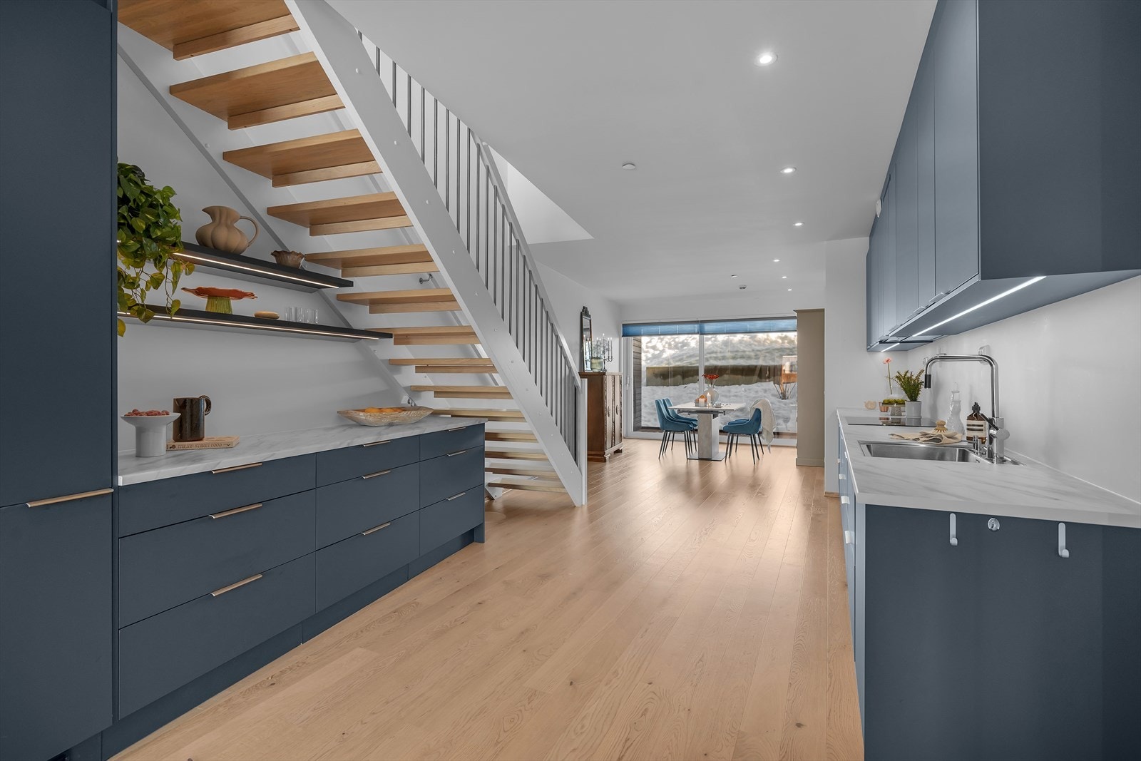 Leiligheten er over hele 146 kvm og over to etasjer Galleribilde