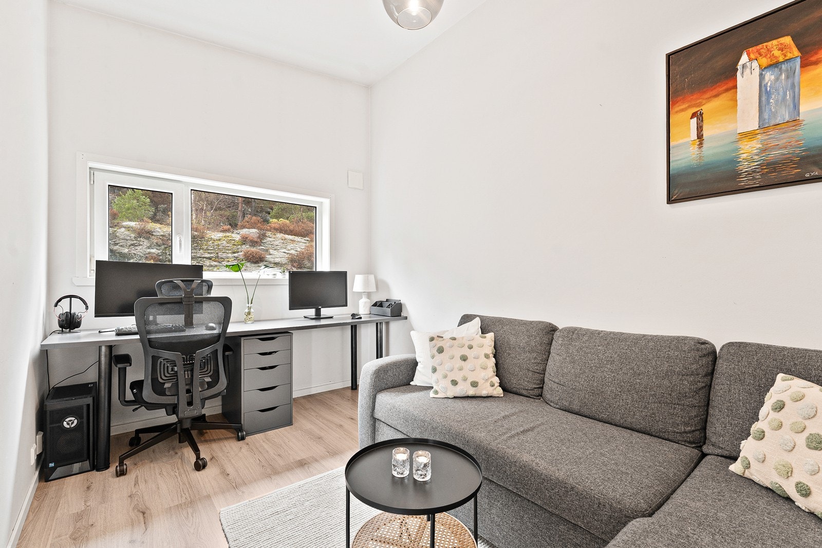 De øvrige tre soverommene har fine størrelser og gode møbleringsmuligheter med plass til seng, skrivebord, sovesofa eller annen oppbevaring. Galleribilde