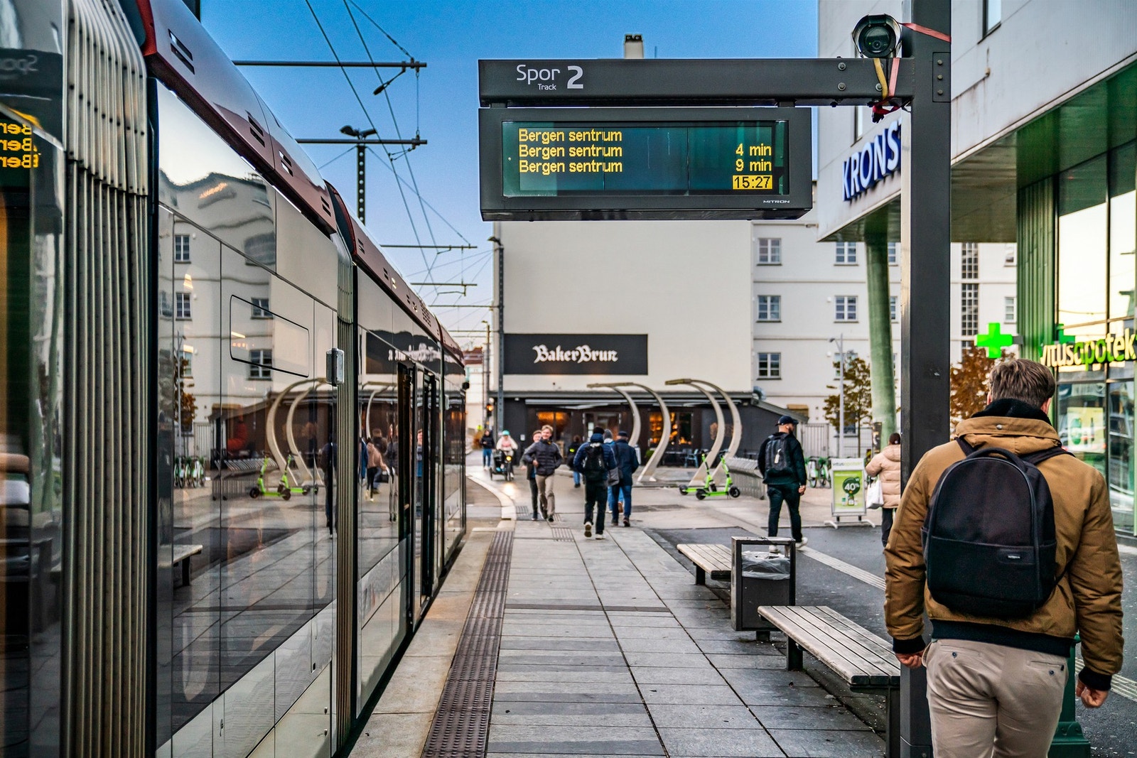 - Det er busstopp like i nærheten og kort gangvei til nærmeste bybanestopp på Danmarksplass - Galleribilde