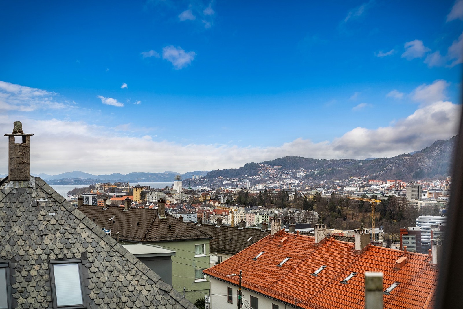 - Nydelig og stor selveier over 2 plan med peis, parkering og god standard - Galleribilde