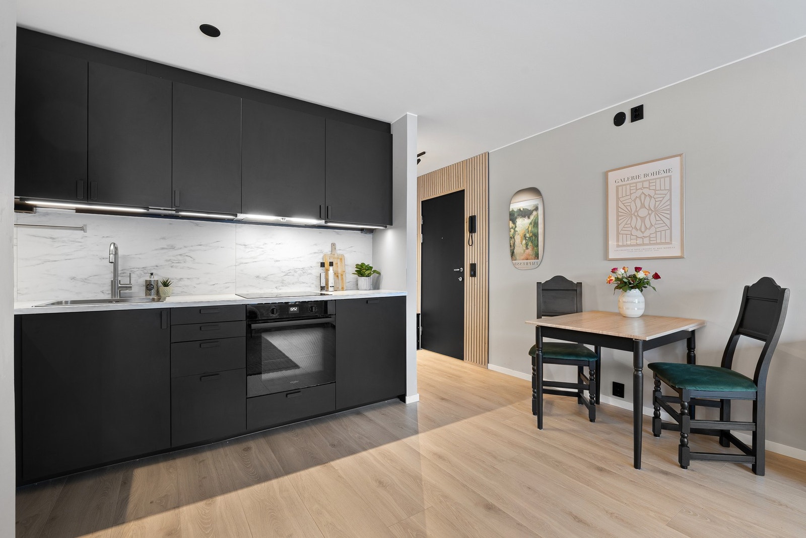 Praktisk planløsning som gjør leiligheten enkel å innrede Galleribilde