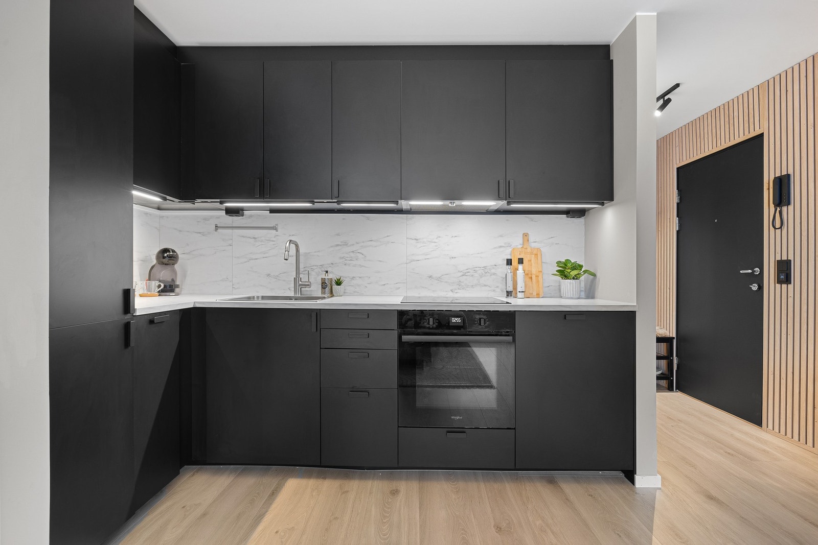 Tidløst sort kjøkken fra 2024 Galleribilde