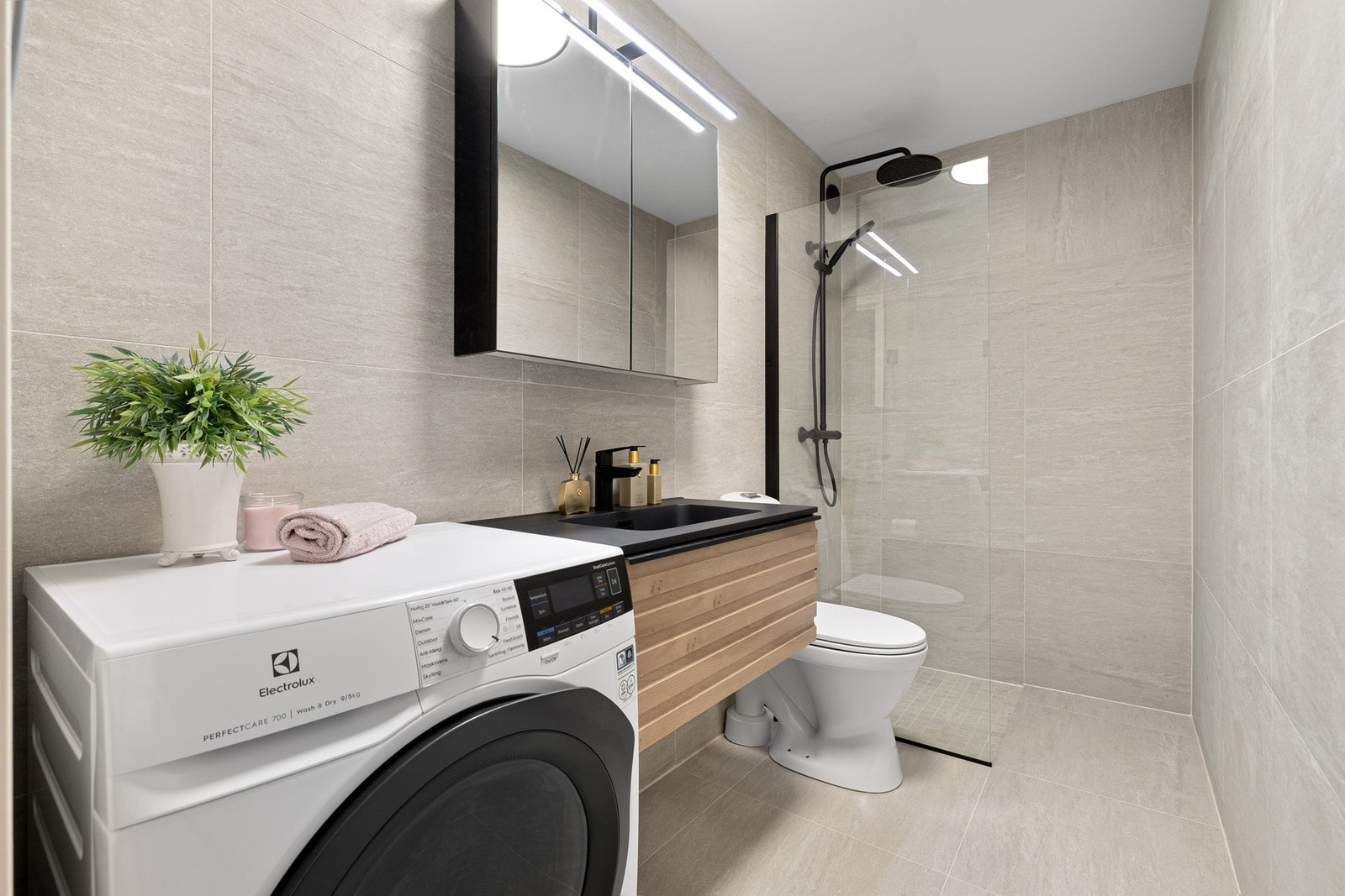 Flislagt bad fra 2026 med TG0 på alt bortsett fra ventilasjon Galleribilde