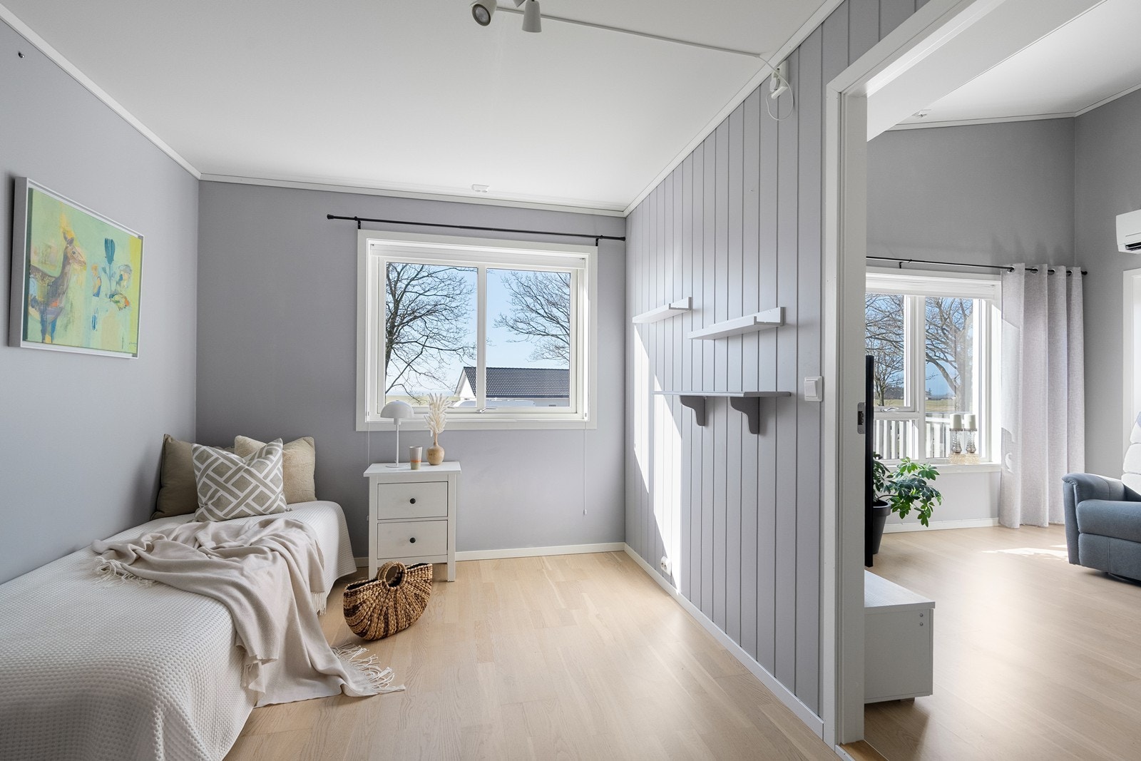 Fint soverom med flott utsikt. Galleribilde