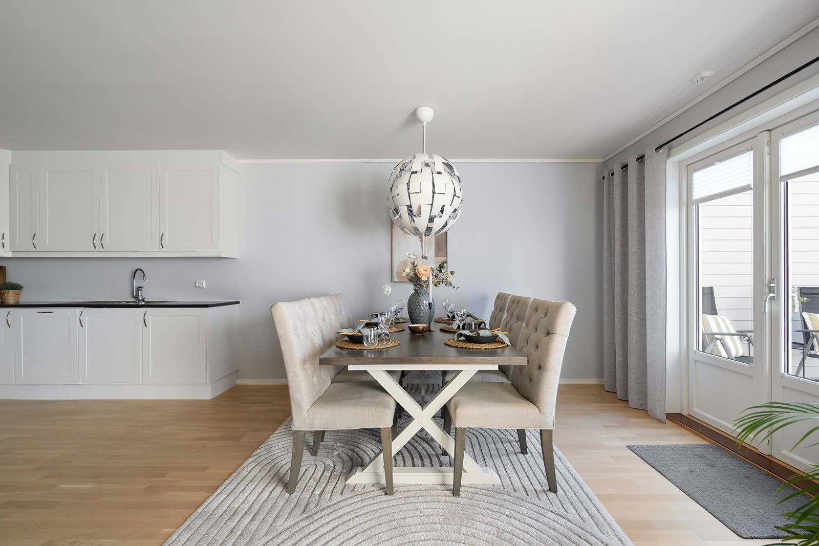 Effektiv plassering like ved kjøkkenet. Galleribilde