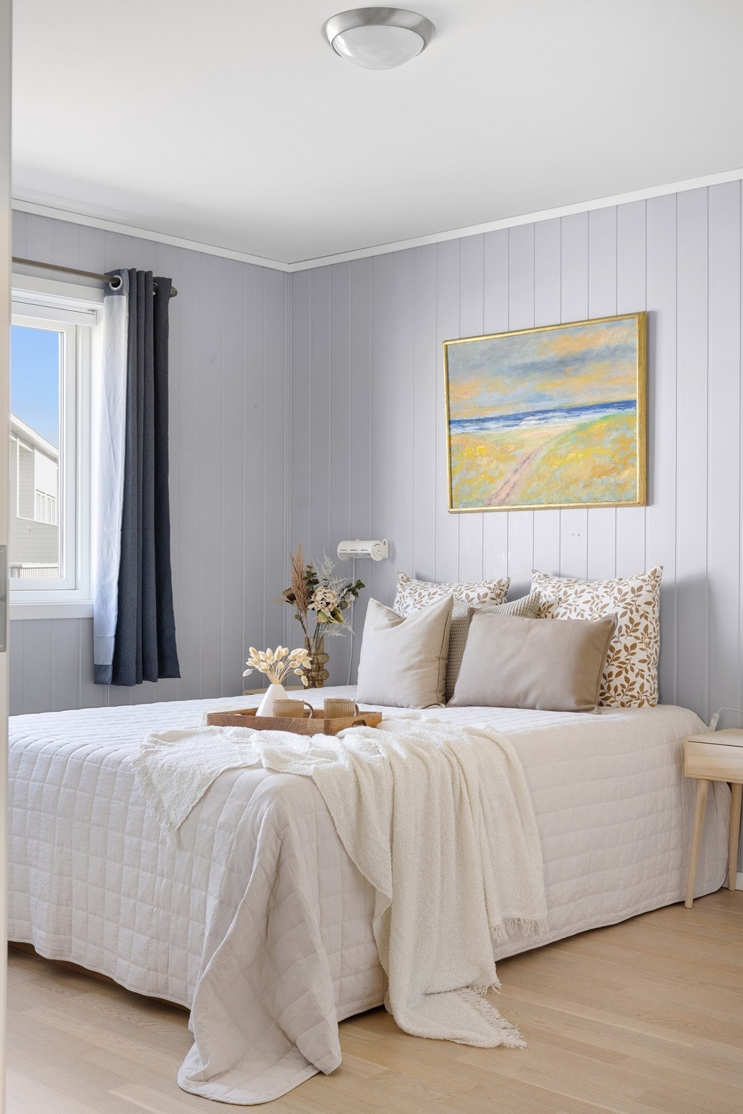 Hovedsoverommet ligger praktisk til mot øst som gjør det enklere å holde kjølig på varme sommerdager. Galleribilde