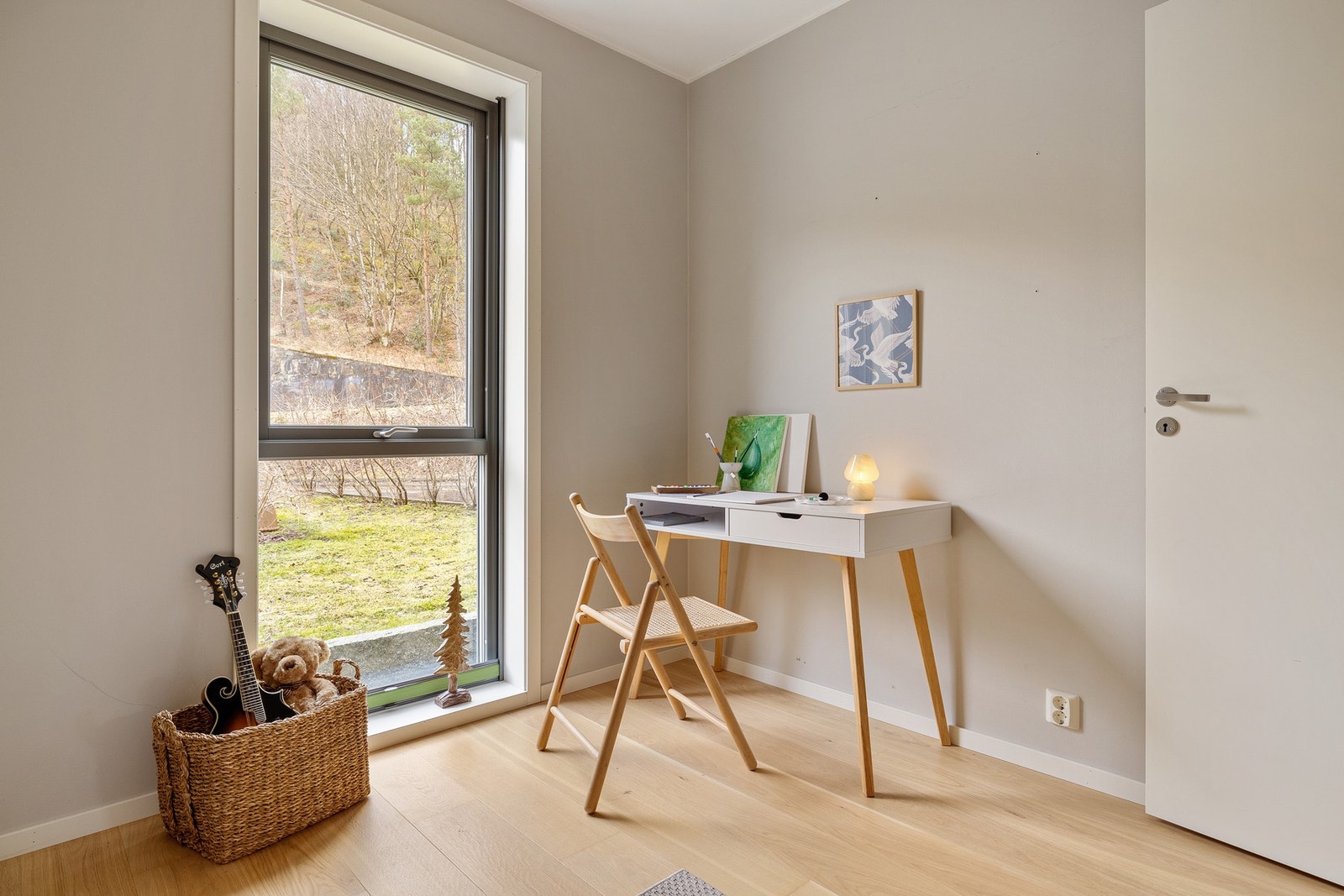 Passer perfekt som barnerom, evt. utleie eller kontor. Galleribilde