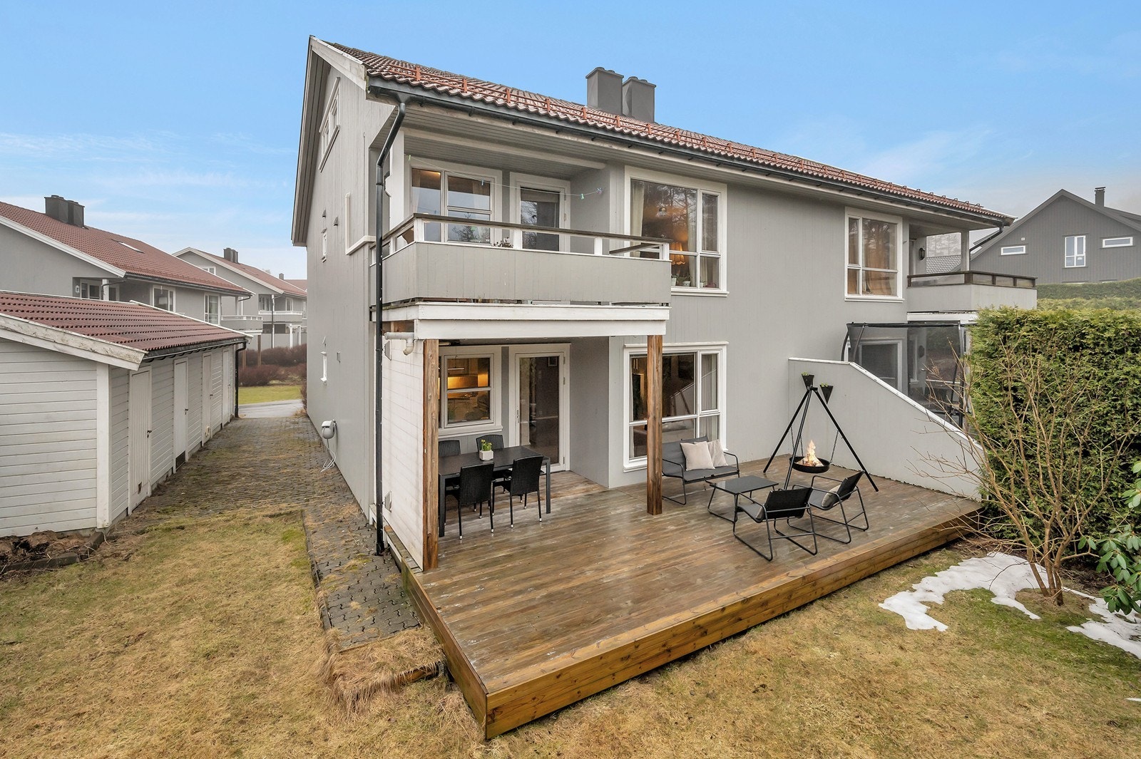 Exbo / Inge Johan Jenssen har gleden av å presentere denne flotte 3-roms selveierleiligheten på Hellemyr for salg! Galleribilde