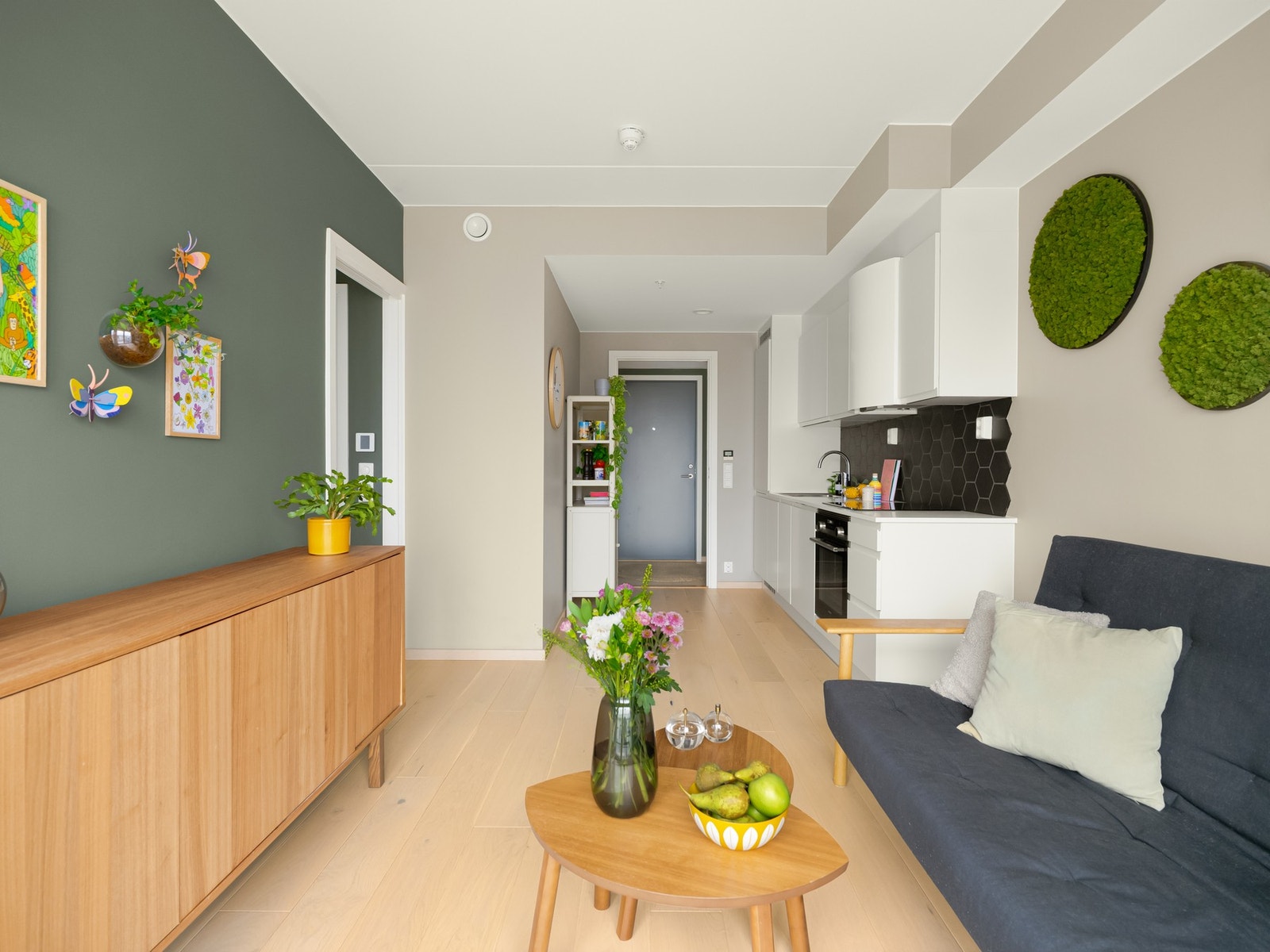 Rommets størrelse gir fine møblleringsmuligheter. Galleribilde