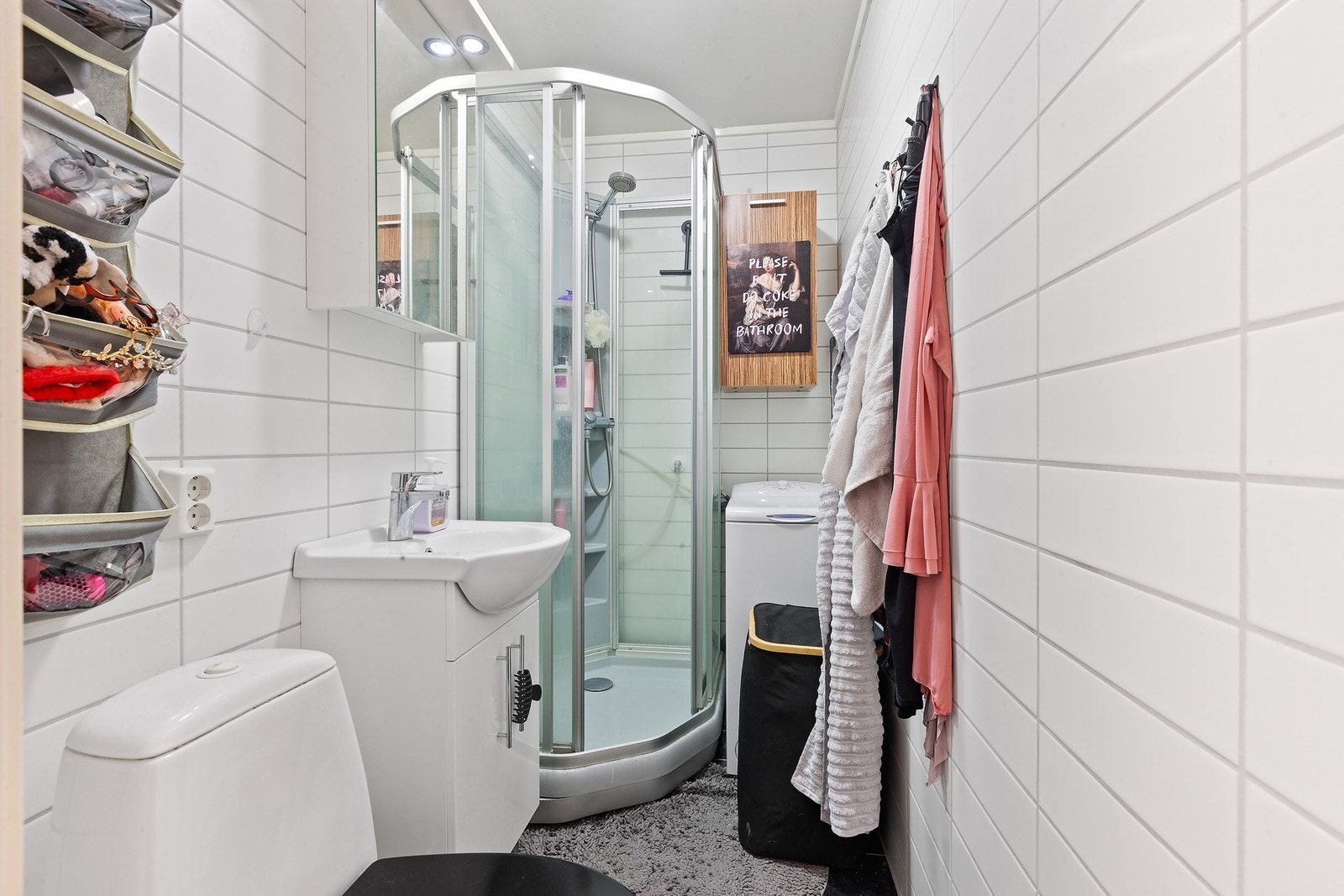 Bad og vaskerom i leiligheten Galleribilde