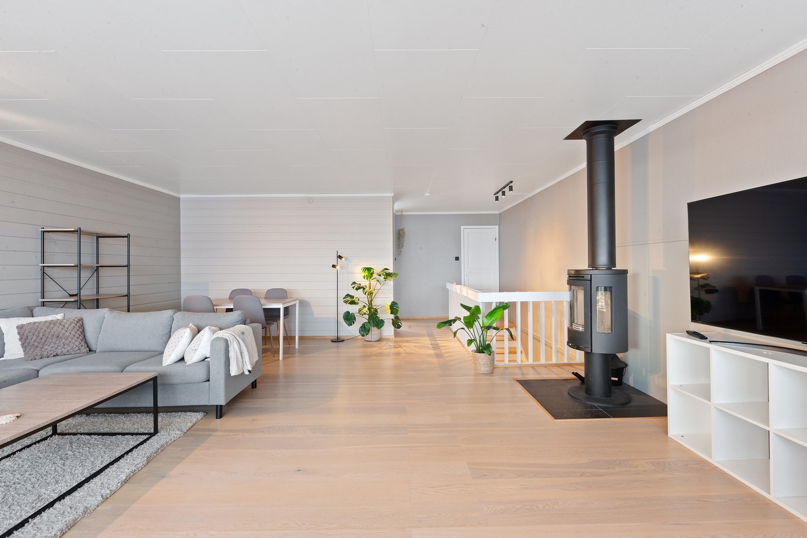 Stuen har godt med møbleringsmuligheter Galleribilde