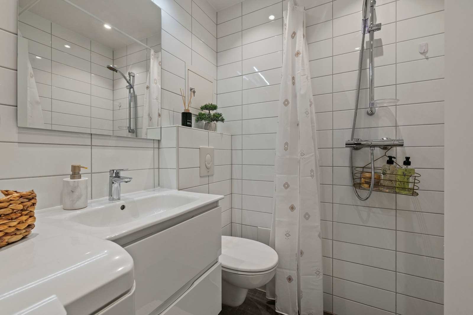 Delikat og smakfullt bad. Galleribilde