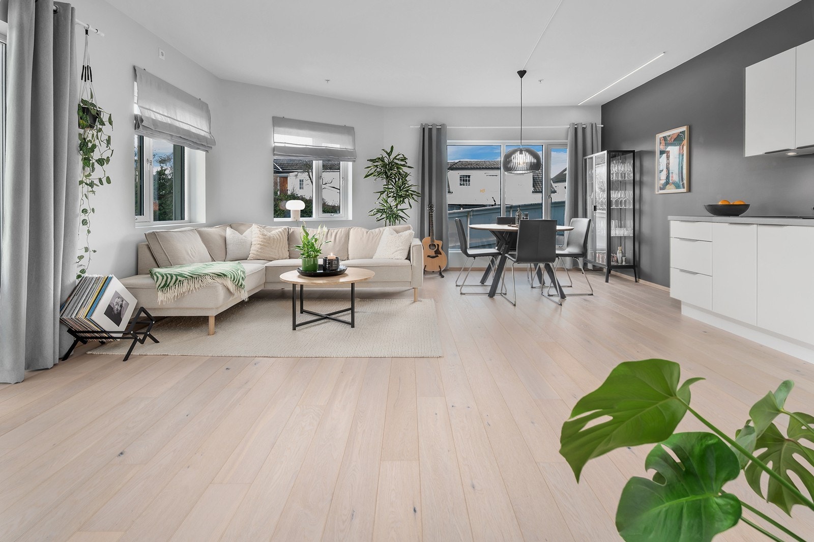 Vannbåren gulvvarme i stue/kjøkken, gang og bad Galleribilde