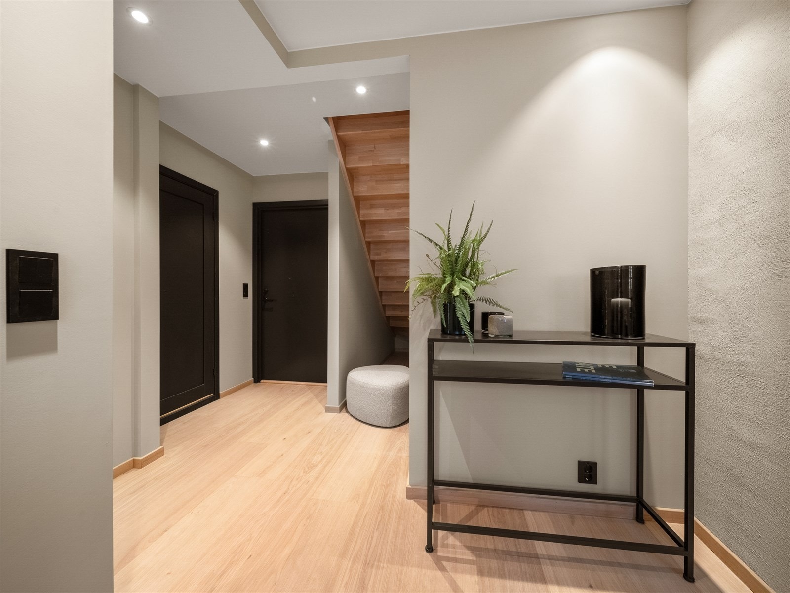 Fra gangen er det adkomst til soverommet og badet. Galleribilde