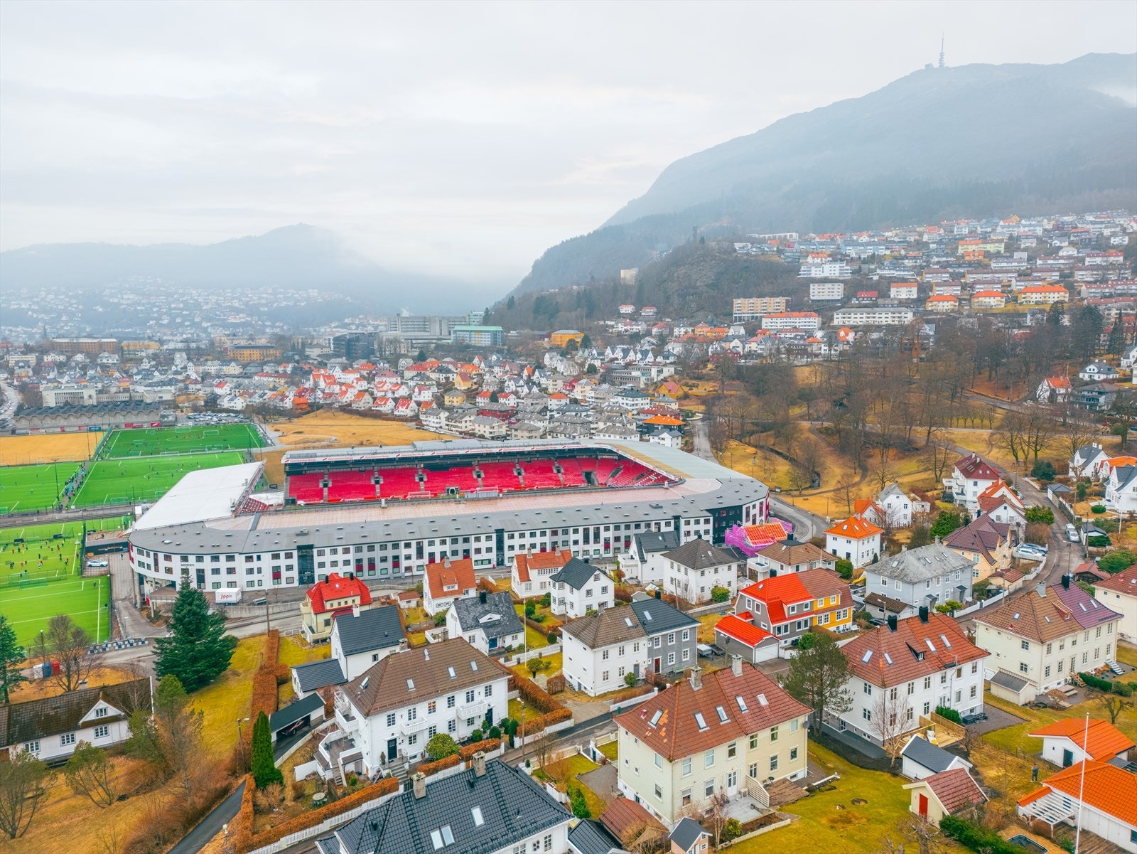Svært attraktiv og sentral beliggenhet mellom Minde og Kronstad, like ved Brann Stadion Galleribilde