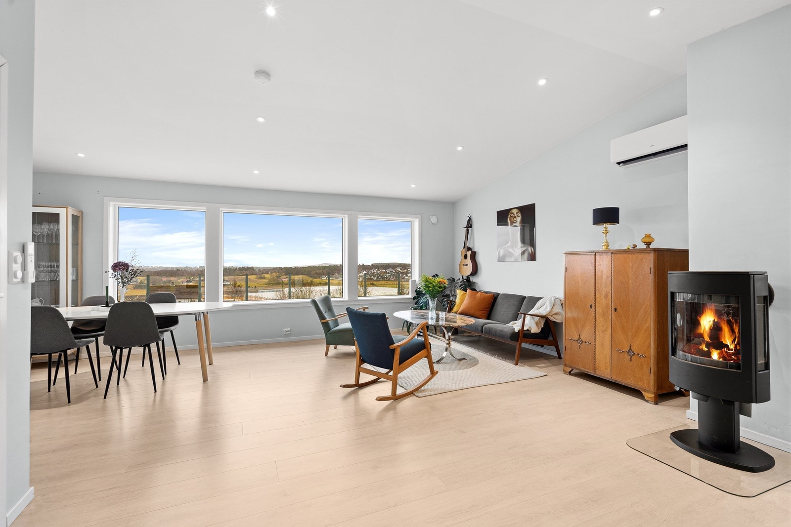 I stuen gir peisovnen en lun atmosfære på kalde dager. Galleribilde