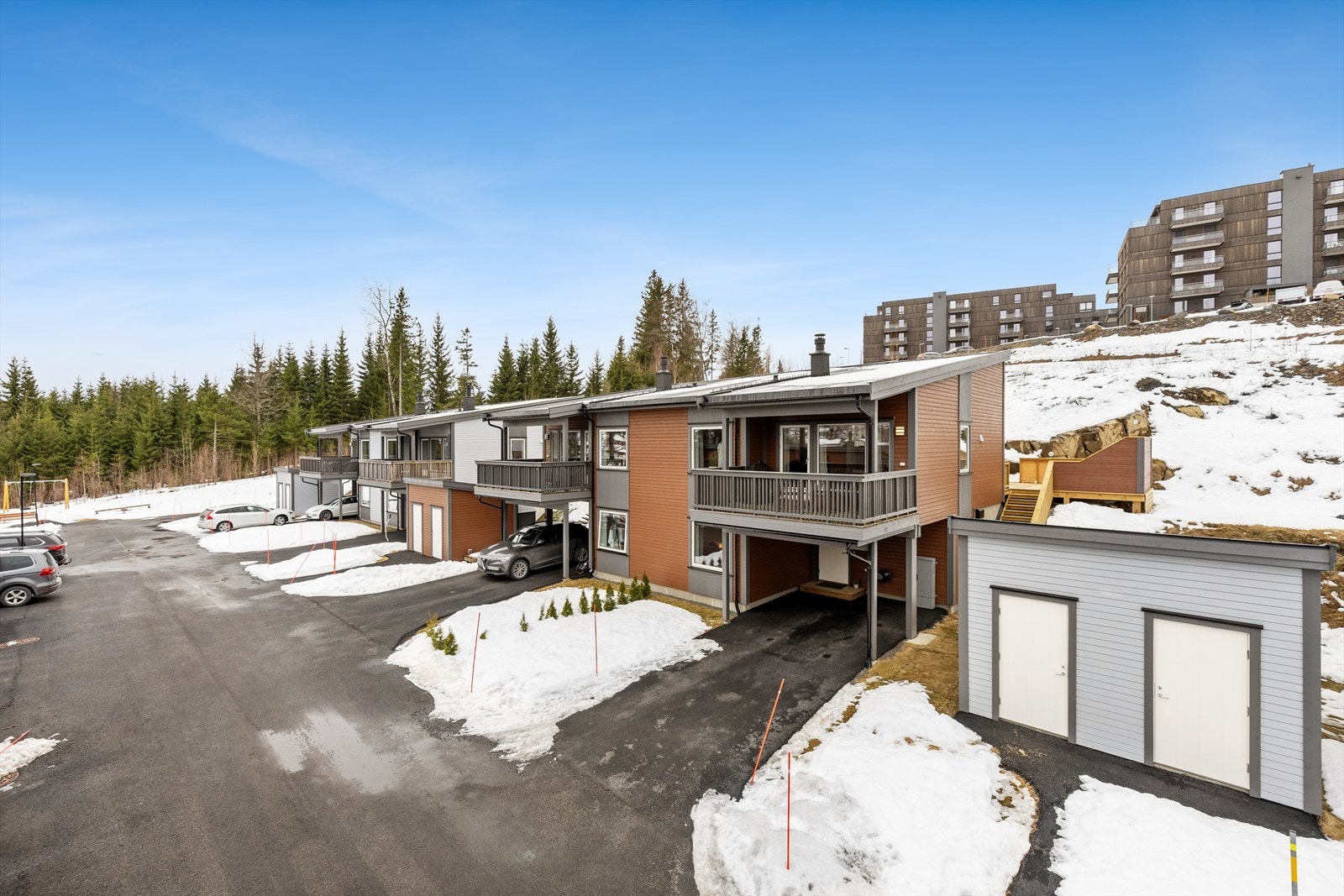 DNB Eiendom v/Merete Fjeldavlie har gleden av å presentere Solhøgdavegen 42! Galleribilde