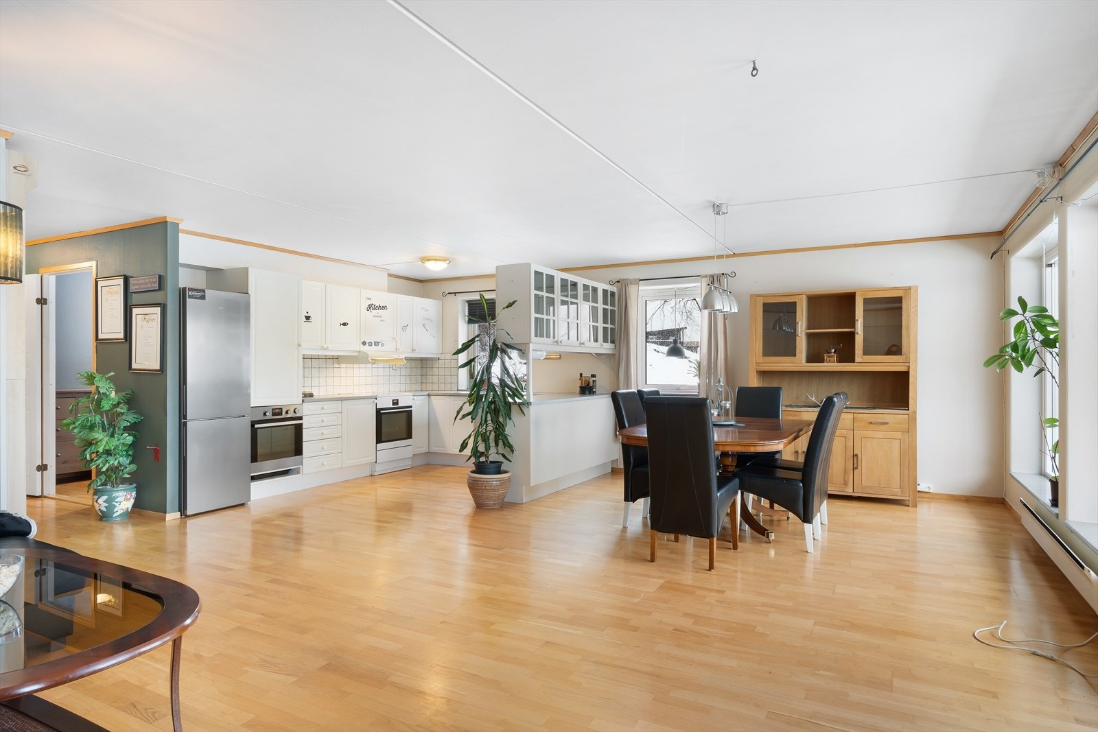 Velkommen til Ringveien 1 som her presenteres av eiendomsmegler Elin Edblad - Aktiv Eiendomsmegling. Foto: DBN Boligfoto Galleribilde