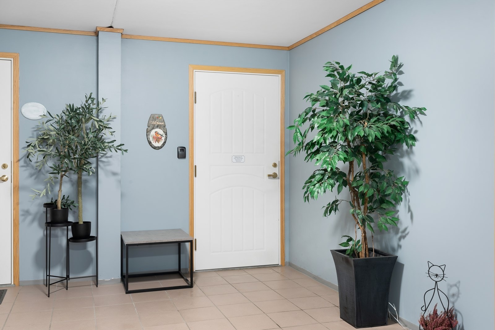 Leiligheten ligger i 1. etasje og har enkel adkomst både via trapp og heis direkte ned til oppvarmet parkeringsgarasje, hvor du også finner tilhørende sportsbod. Galleribilde