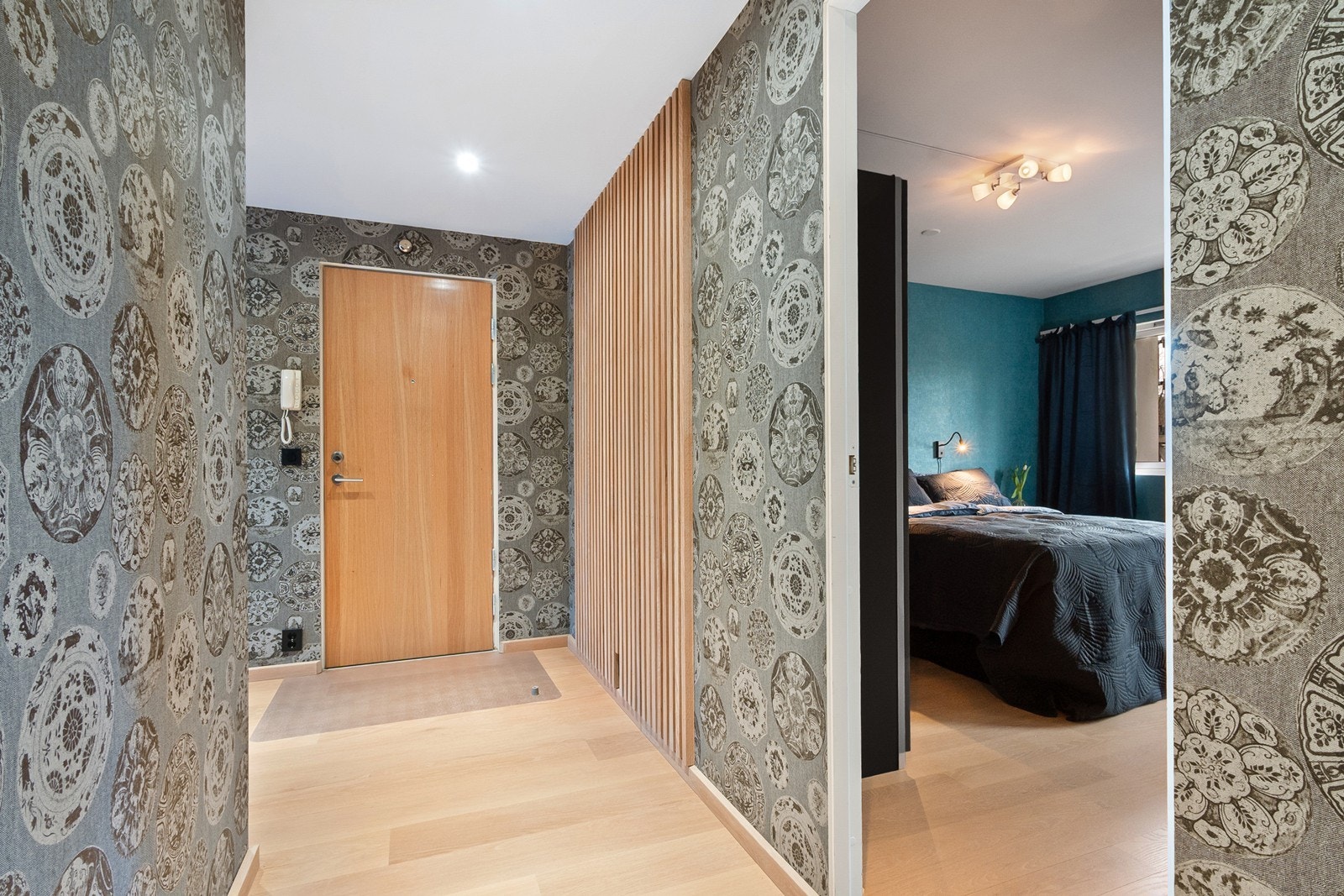 Leiligheten har 2 soverom samlet i boligens østre del. Galleribilde