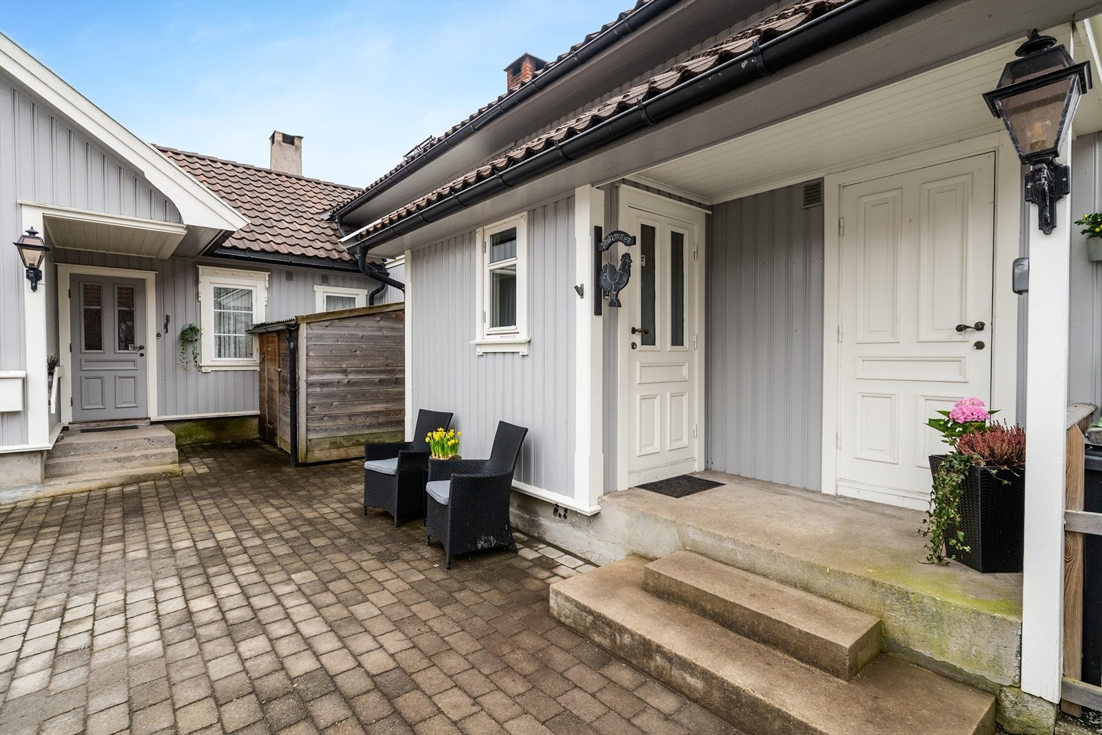 Hovedboligen har inngang både mot gangen og vaskerommet. Galleribilde