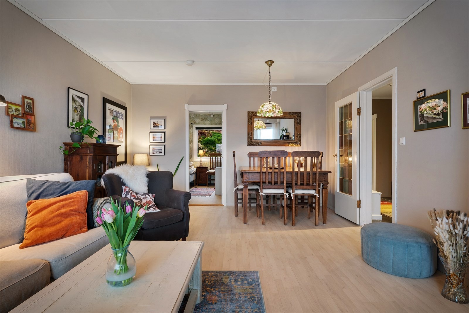 Rommet er lett å møblere og har en radiatorovn for oppvarming. Galleribilde