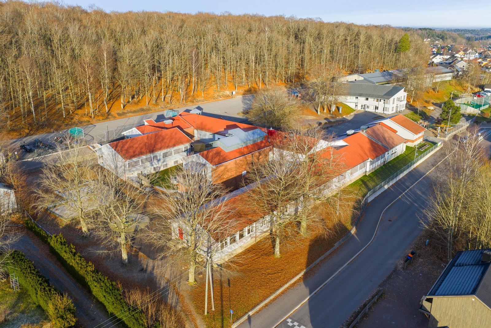 Fine gang- og sykkelveier til Bokemoa skole Galleribilde